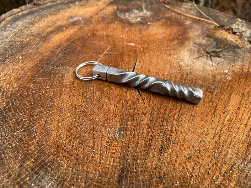 Blacksmith  Keychain Reverse Twist